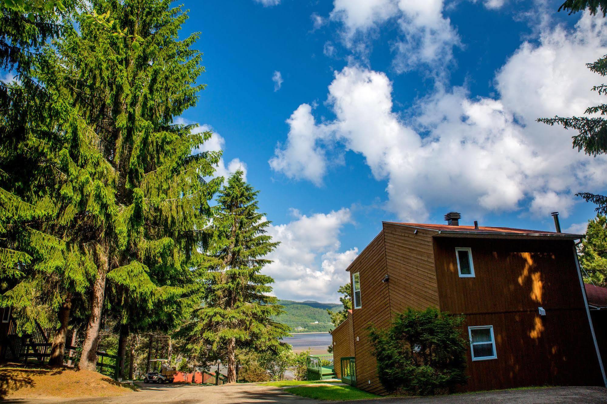 Chalets Condos Sur Le Fjord LʼAnse-Saint-Jean Exteriér fotografie